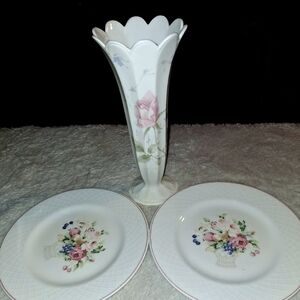 Discontinued Mikasa Bone China 2 Bread Plates And 1 Bone Floral Vase